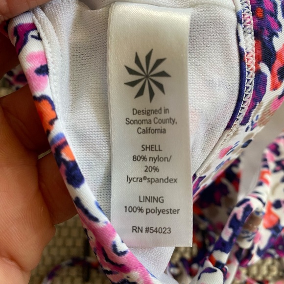 Athleta Women's Keyhole High Neck Halter Swimsuit Bikini Top Medium - Picture 7 of 7